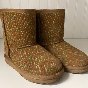 UGG Classic II Graphic Stitch - (chestnut) -12k